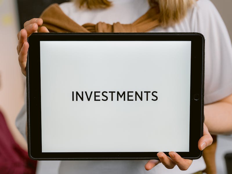 Cum iau companiile decizii de investiții